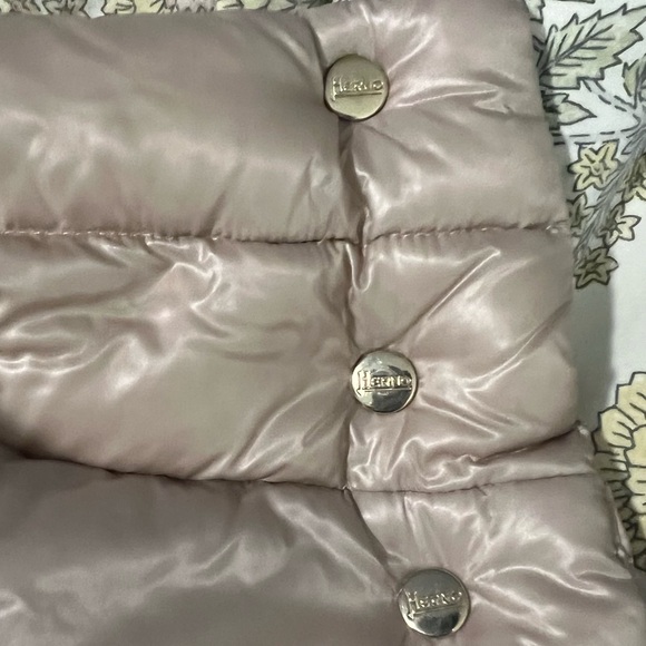 Herno A-Shape Jacket in Nylon Ultralight & Lady Alternative Fur, IT 48 / US 12 - Picture 8 of 9